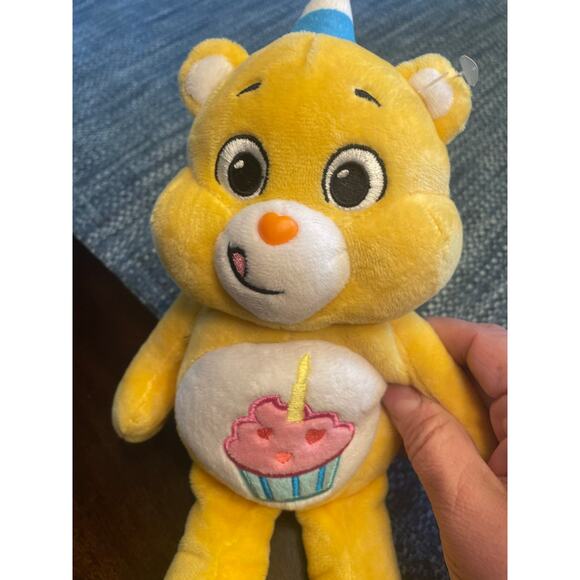 Care Bears 9 inch Birthday Bear 2021 Embroidered face and belly - Picture 1 of 4